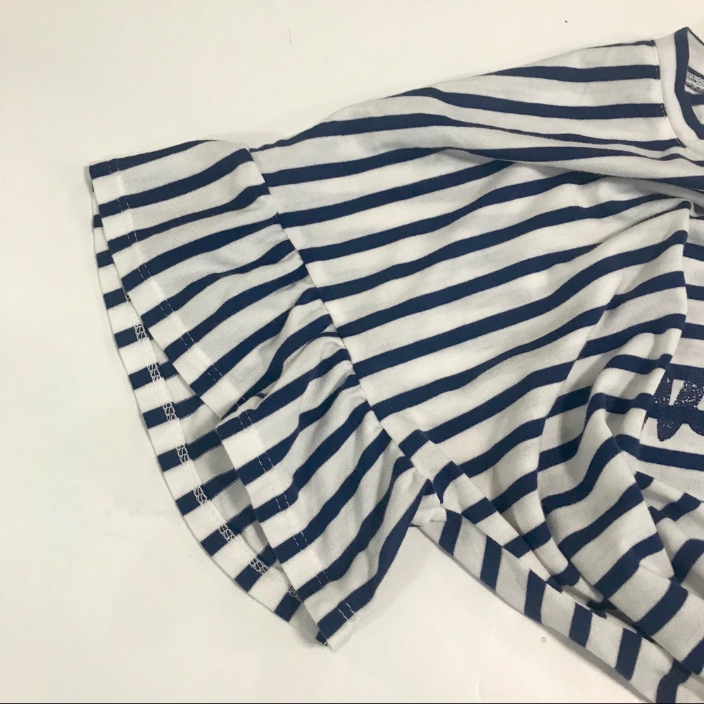 🆕Greyson Threads “WEEKEND” Ruffle T‼️ - Picture 7 of 8